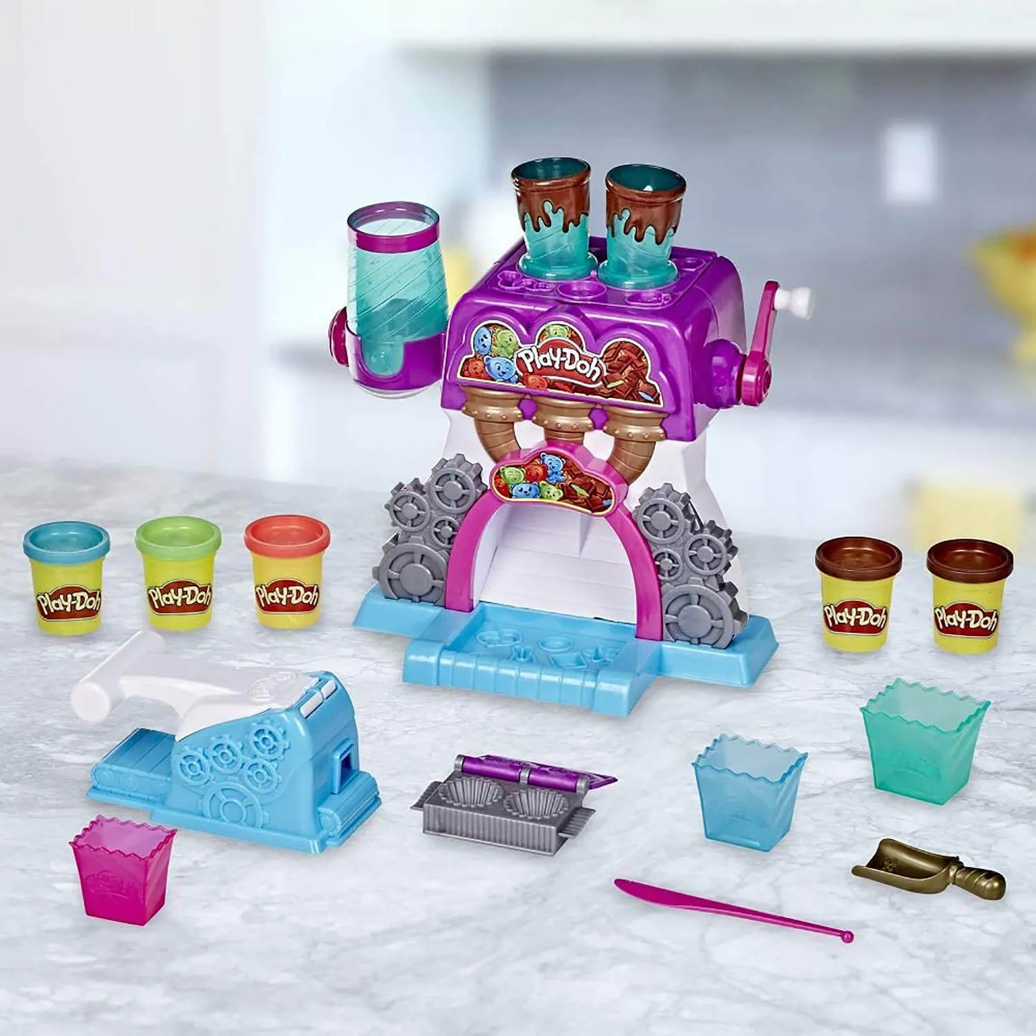 Play-Doh Candy Delight Playset Interactive Sweet Maker 13 Piece