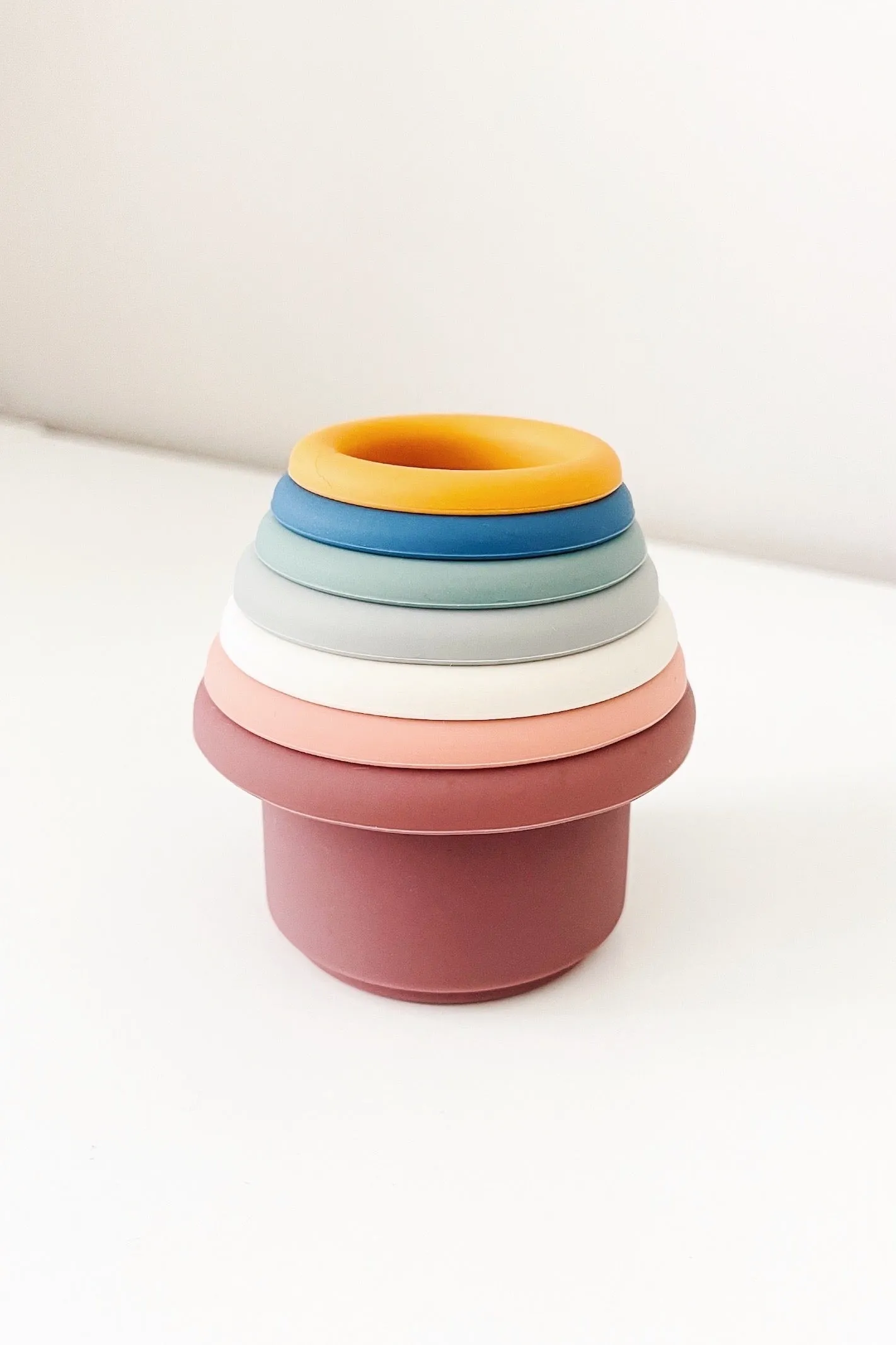 SEVEN PIECE STACKING CUP SET / MULTI